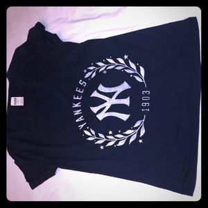 PINK Yankees tee